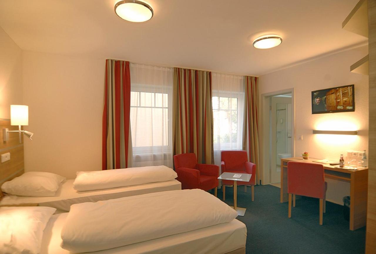Hotel-Gasthof Rangau Ансбах Екстер'єр фото
