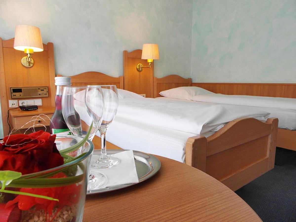 Hotel-Gasthof Rangau Ансбах Екстер'єр фото