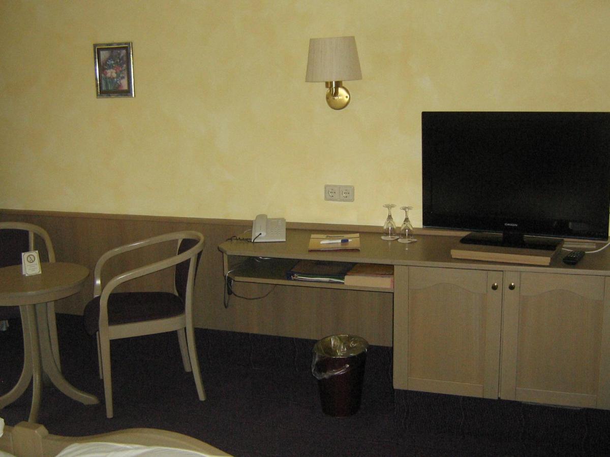 Hotel-Gasthof Rangau Ансбах Екстер'єр фото